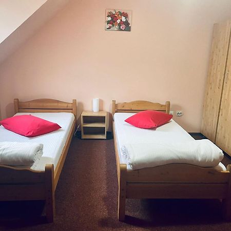 Pensiunea Texas Self Check-In Cluj-Napoca Rum bild